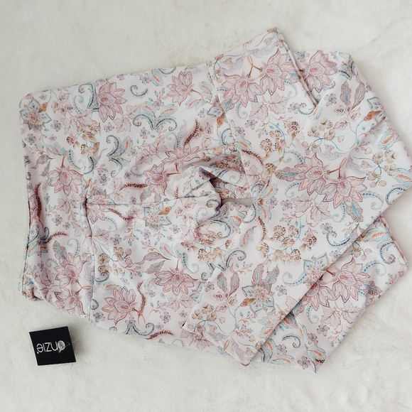 NEW Onzie Pink and White Floral Yoga Stretchy Comfy Athleisure Leggings P1364 - Picture 7 of 10